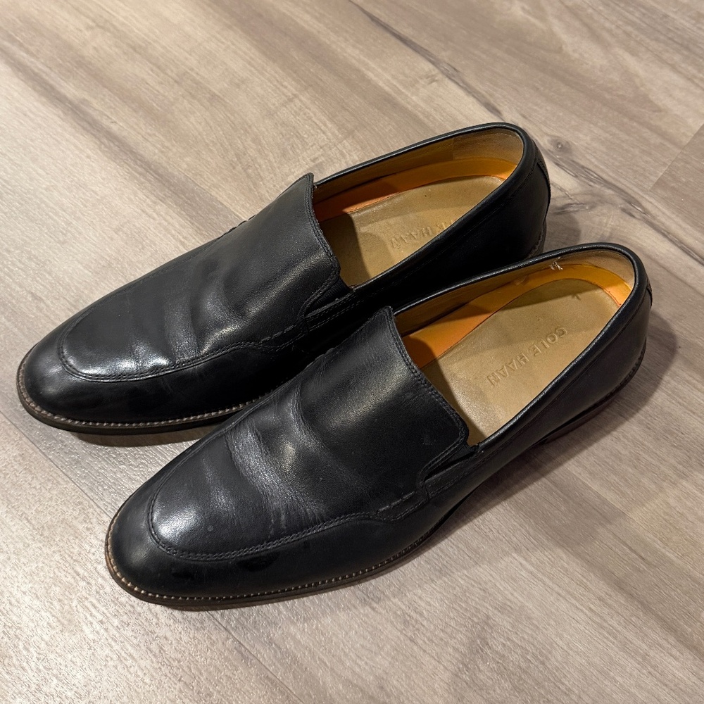 Cole Haan Men’s Leather Venetian Loafers C13067 | Black Slip-On Dress Shoes